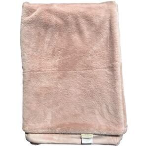 NWOT Blanc & Bleu Pink Faux Fur Plush Throw 50"x70"